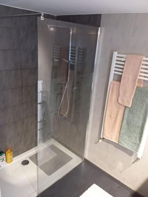Appartement Cosy Avec Jardin Vaux-Sur-Seine 外观 照片